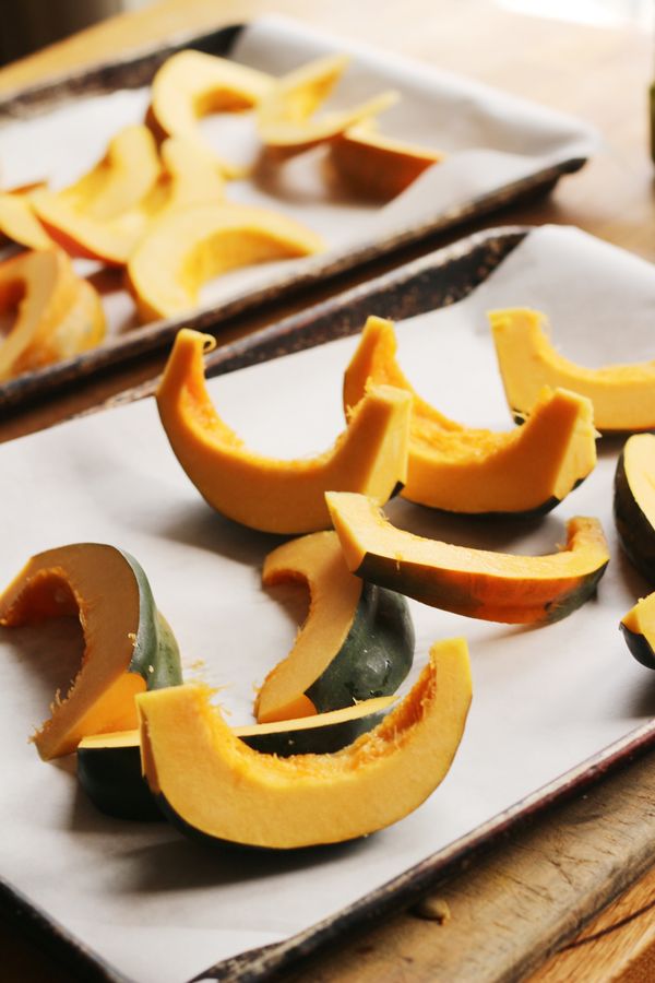 roast acorn squash slices