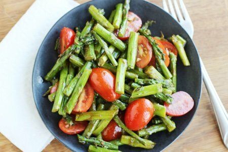 Balsamic Asparagus Tomato Salad