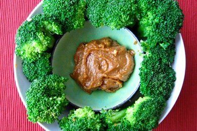 Broccoli With Peanut Sauce