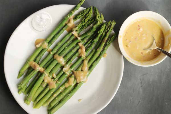 Scrumptious Asparagus Recipe: Use a Mustard French dressing