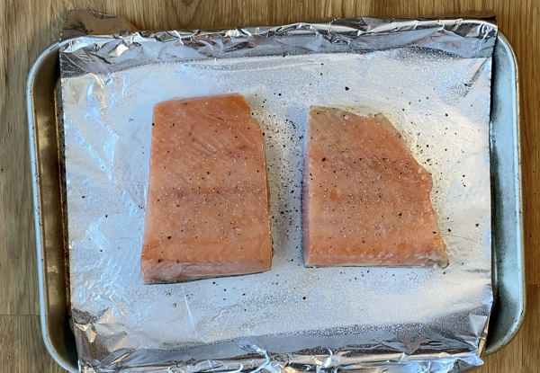 frozensalmonontray.600