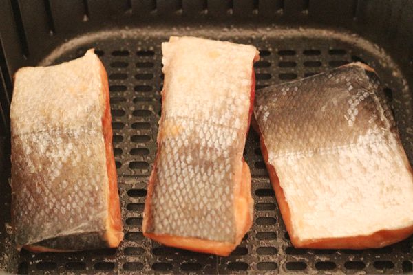Frozen Salmon in Air Fryer: A Fast Dinner