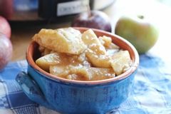 Healthy Thanksgiving Desserts 2 simple homemade apple pie filling.240